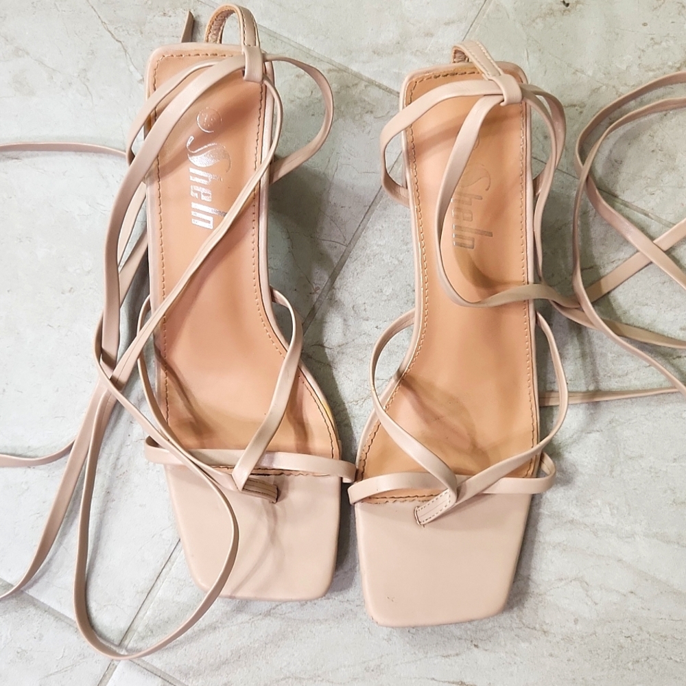 Pretty square toe, strappy, lace up sandals in nude/beige. Very good condition! - Picture 1 of 8